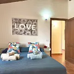 6 Pax - Pool, Parking & Wifi - By Coral Apartment *